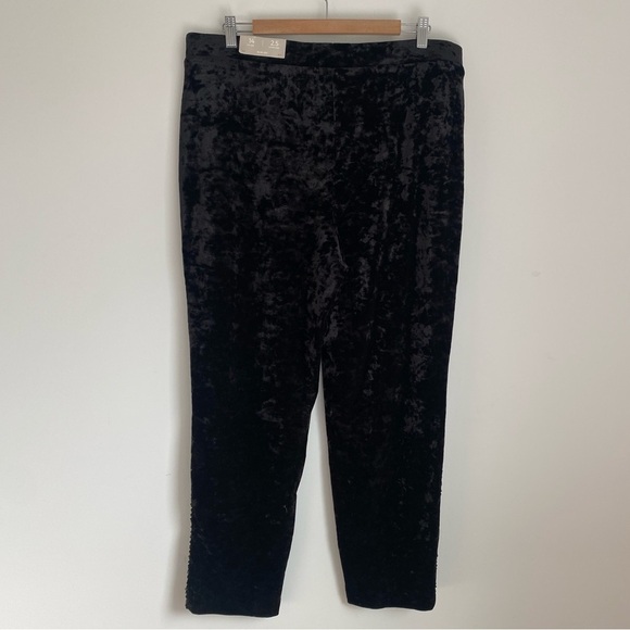Chico's Black Sequin Velvet Mixed Media Pull On Ankle Pants Size 14 - Picture 3 of 12
